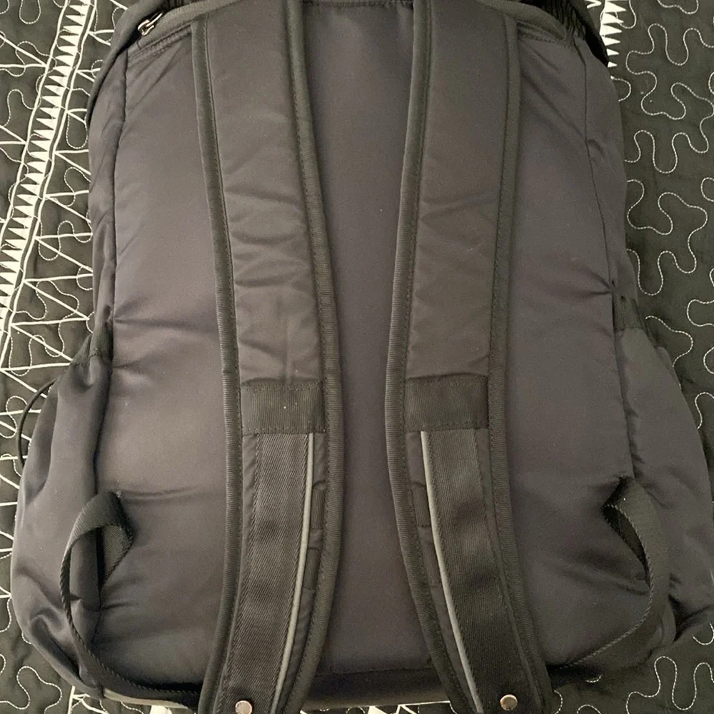 LULULEMON Travelling Yogini Rucksack Large Black Backpack